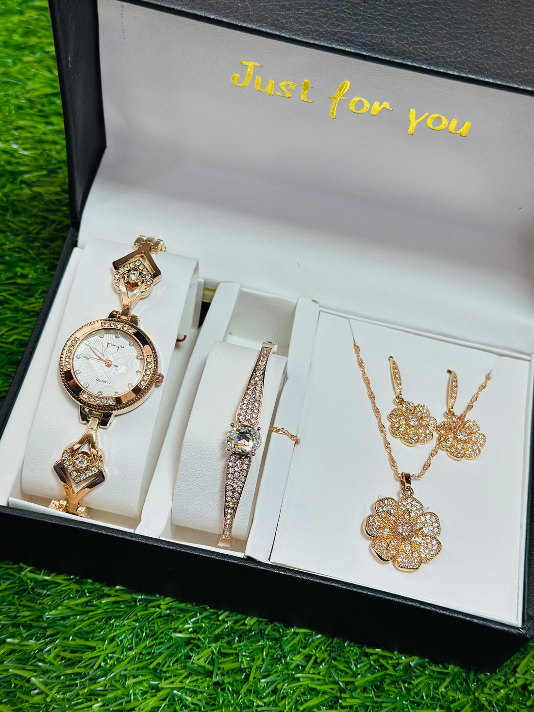 Queen Gift Set With Box